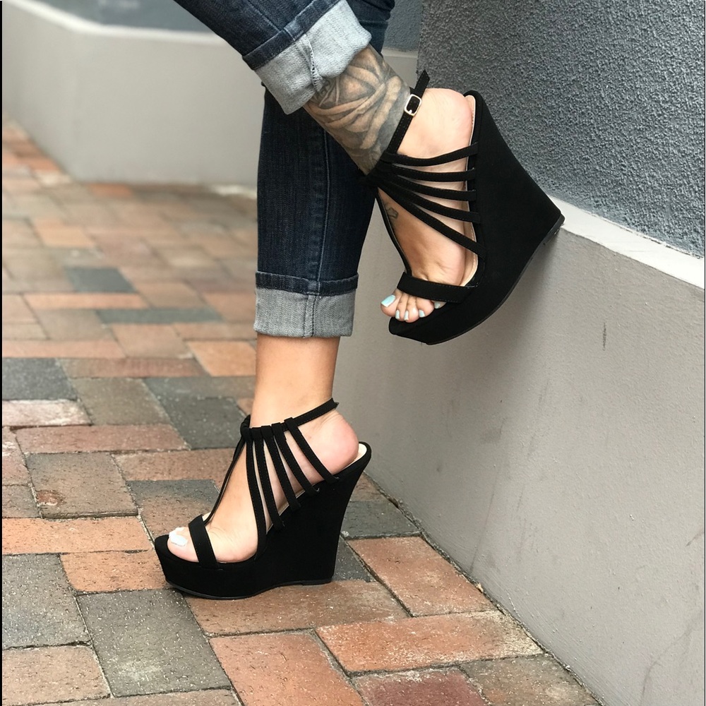 New black wedges